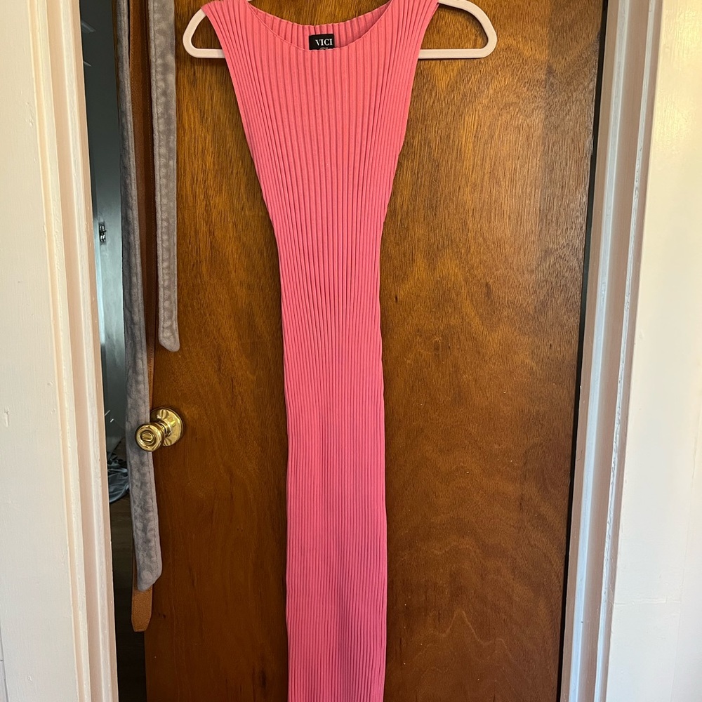 VICI TEMPTING RIBBED KNIT MIDI DRESS